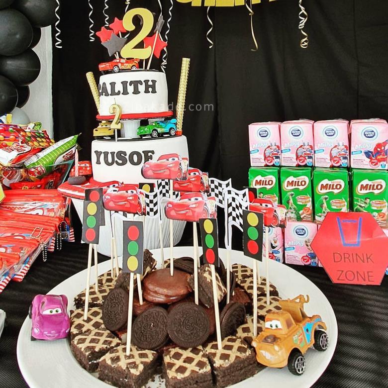 تم تولد ماشین ها - Cars